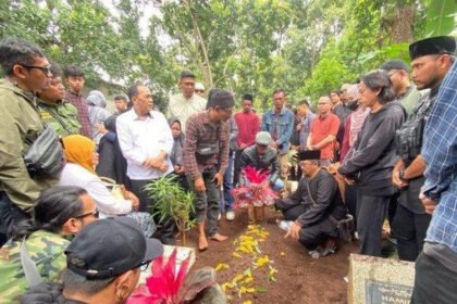 Suasana pemakaman Kang Gobang, Preman Pensiun di Cimahi (Dok. Istimewa)