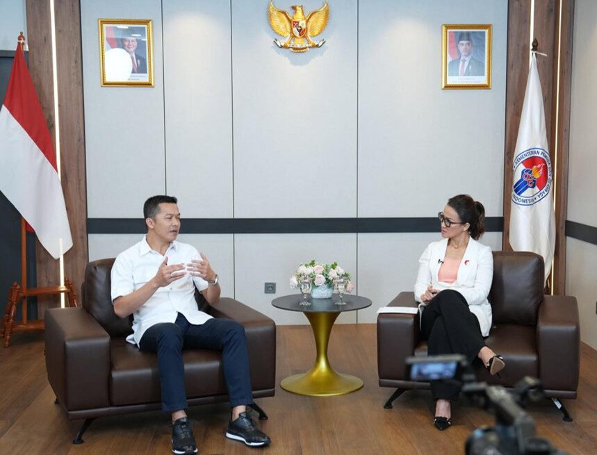 Wamenpora Taufik dan Pemimpin Redaksi Garuda TV, Elly Husin (Dok. Istimewa)