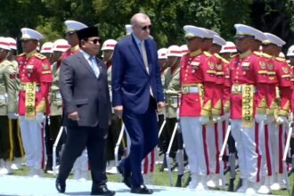 Presiden Prabowo Sambut Erdogan di Istana Bogor, Warga Turut Antusias