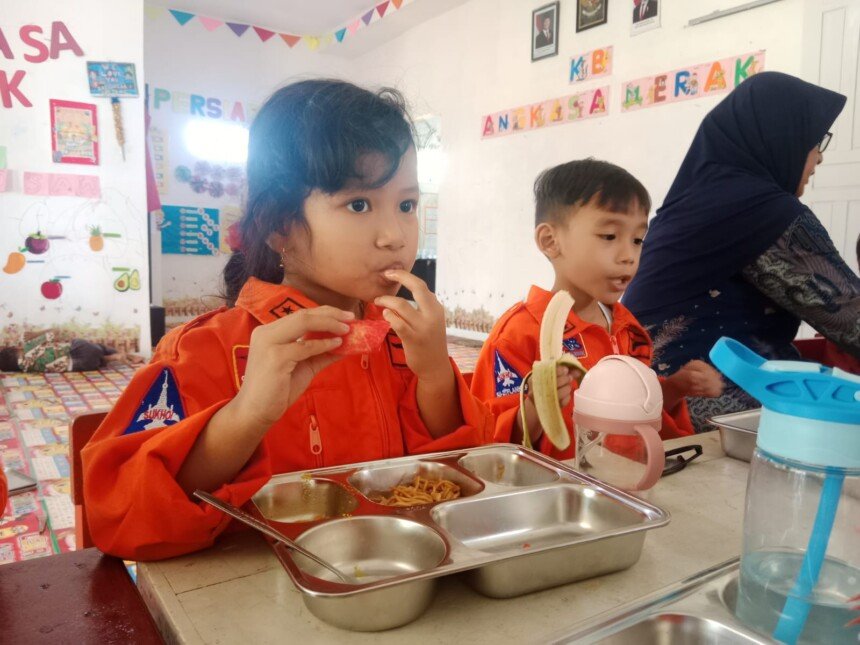 Lanud Abdulrahman Saleh Terus Dukung Pemenuhan Gizi Siswa 2 Dok Photo DISPEN AU