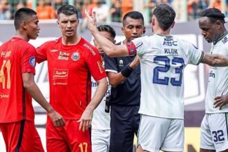 Big Match Persija vs Persib: Duel Panas Simic dan Gustavo Hadapi Tembok Maung