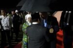 Momen Presiden Prabowo Sambut Hangat Erdogan di Halim: Assalamualaikum, How Are You?