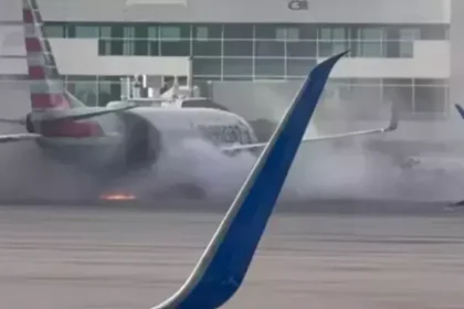 Pesawat American Airlines Terbakar di Denver, 178 Penumpang Selamat