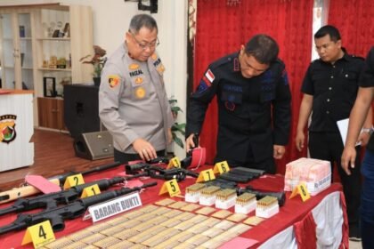 Polisi Bongkar Penyelundupan Senpi Buatan PT Pindad oleh Jaringan KKB