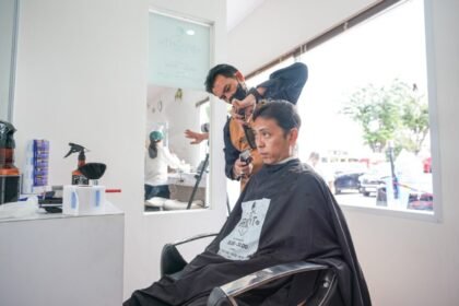 Barbershop Gratis Serambi MyPertamina, Bikin Pemudik Tampil Lebih Segar