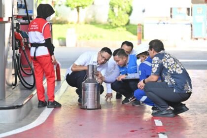 Dirut Pertamina Sidak Langsung Kualitas BBM di SPBU, Gandeng Lembaga Independen