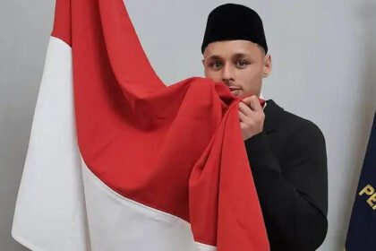 Dean James resmi menjadi WNI setelah menjalani sumpah di Kedutaan Indonesia Roma, Italia (Dok. PSSI)