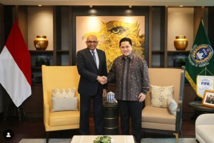 Erick Thohir bertemu Sekjen AFC. (Dok. Instagram/@erickthohir)
