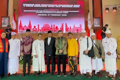 Potret keberagaman dan persatuan Indonesia di Perayaan Persaudaraan dan Kemanusiaan Dunia dan Pekan Kerukunan Antar Umat Beragama Dunia di Kompleks Parlemen. (ANTARA)