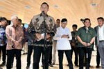 Menteri Koordinator Infrastruktur & Pembangunan Kewilayahan, Agus Harimurti Yudhoyono (AHY), saat mengumumkan turunnya harga tiket (Dok. Istimewa)