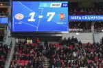 PSV Eindhoven vs Arsenal dengan skor 7-1 pada leg pertama babak 16 besar Liga Champions 2024-2025 (Dok. AP Photo)