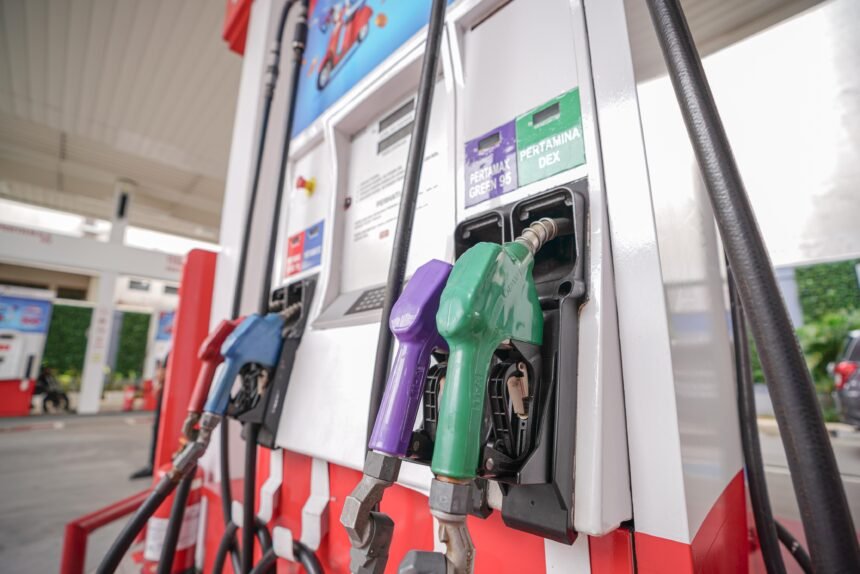 Jelang Lebaran, Pertamina Turunkan Harga BBM Non Subsidi Mulai 29 Maret 2025 2 Pertamina turunkan harga BBM non-subsidi mulai 29 Maret 2025 (Dok. Photo IST)