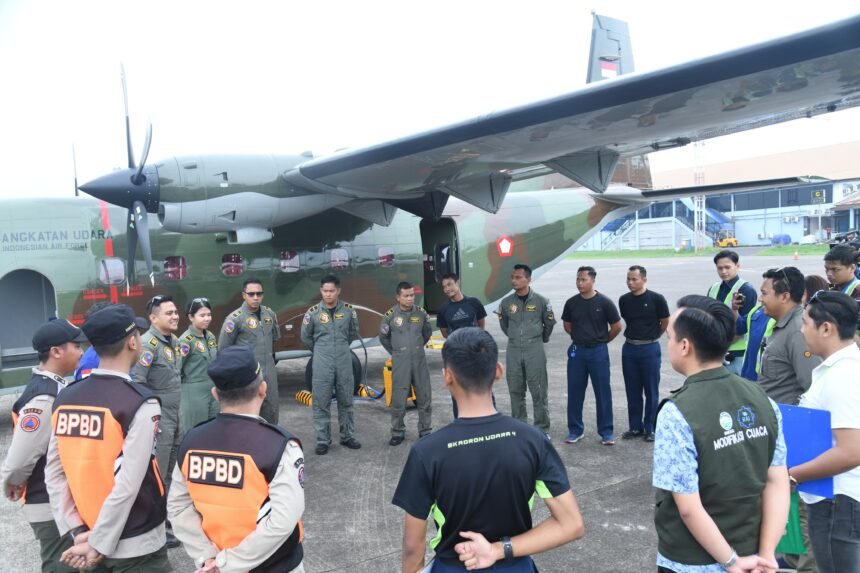 Koopsudnas Kerahkan Pesawat Cassa 212 untuk OMC dalam Mitigasi Banjir Jabodetabek 2 Koopsudnas Kerahkan Pesawat Cassa 212 untuk OMC dalam Mitigasi Banjir Jabodetabek