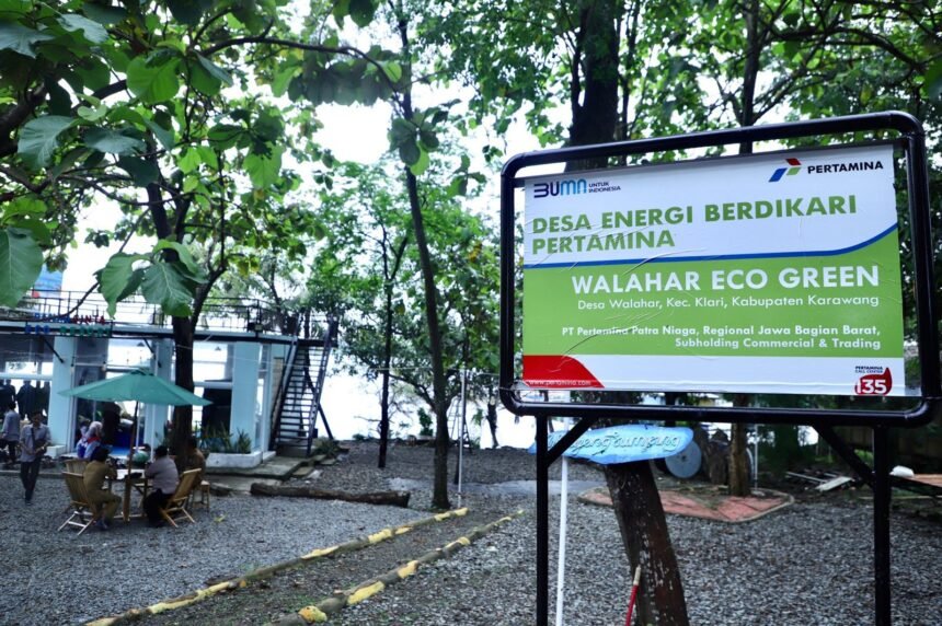 Warga Walahar 'Sulap' Limbah Eceng Gondok Menjadi Berkah 3 Warga Walahar 'Sulap' Limbah Eceng Gondok Menjadi Berkah