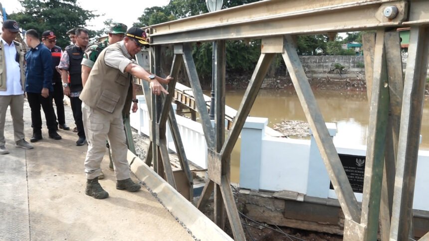BNPB Bangun Jembatan Darurat di Bogor dan Bekasi Pascabanjir