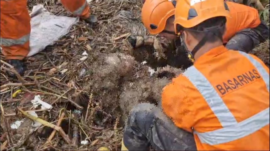 Korban Banjir Zahra dan Nurul Tewas Berpelukan, Jasad Ditemukan di Tumpukan Sampah