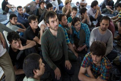40 warga Uighur ke China