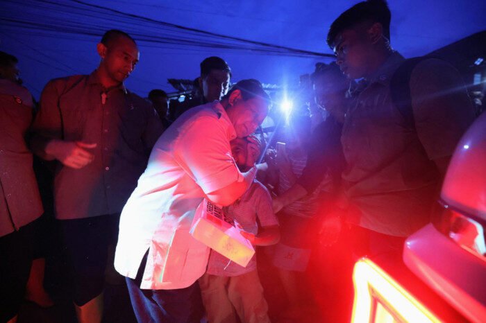 Doa Warga Korban Banjir Bekasi untuk Presiden Prabowo: Semoga Bapak Sehat Selalu