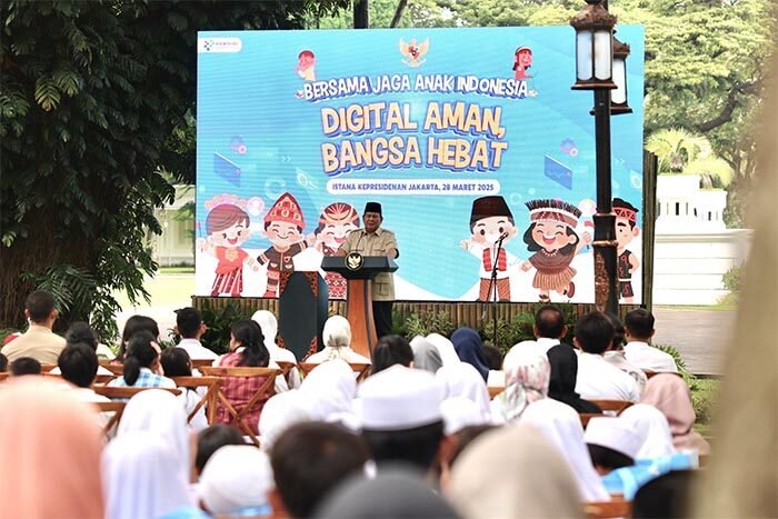 Presiden Prabowo Sahkan Aturan Perlindungan Anak di Medsos! Begini Pesannya