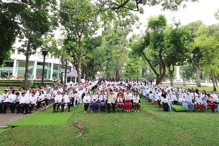 Presiden Prabowo Sahkan Aturan Perlindungan Anak di Medsos! Begini Pesannya 2 Presiden Prabowo Sahkan Aturan Perlindungan Anak di Medsos! Begini Pesannya