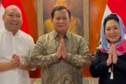 Momen Presiden Prabowo ucapkan selamat Hari Raya Idulfitri dengan Didit dan Titiek Soeharto (Instagram/@prabowo)