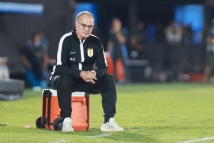 Marcelo Bielsa Semprot Para Jurnalis Usai Kekalahan Uruguay dari Argentina