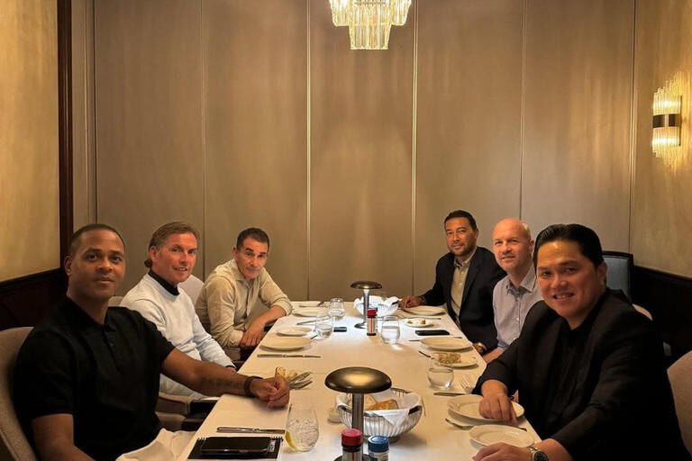 Erick Thohir Bertemu Tim Pelatih Timnas Jelang Laga Indonesia Vs Bahrain (Dok. Istimewa)