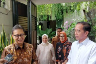 Menkes Budi Gunadi Sadikin saat bertemu dengan Presiden RI ke-7 Jokowi di Solo (ANTARA)