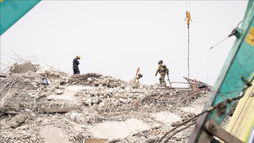 Operasi pencarian dan penyelamatan di lokasi terdampak gempa di Myanmar (Dok. Anadolu)