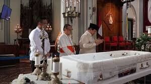 Presiden Prabowo Berduka, Sampaikan Belasungkawa di Gereja Katedral Jakarta