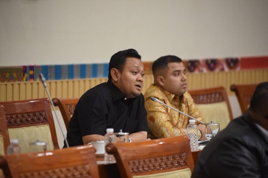 Anggota Komisi III DPR RI dari Fraksi Partai Gerindra, Bimantoro Wiyono, SH, kecam aksi pembakaran mobil polisi saat penggerebekan tersangka penguasaan lahan dan senjata api di Depok.