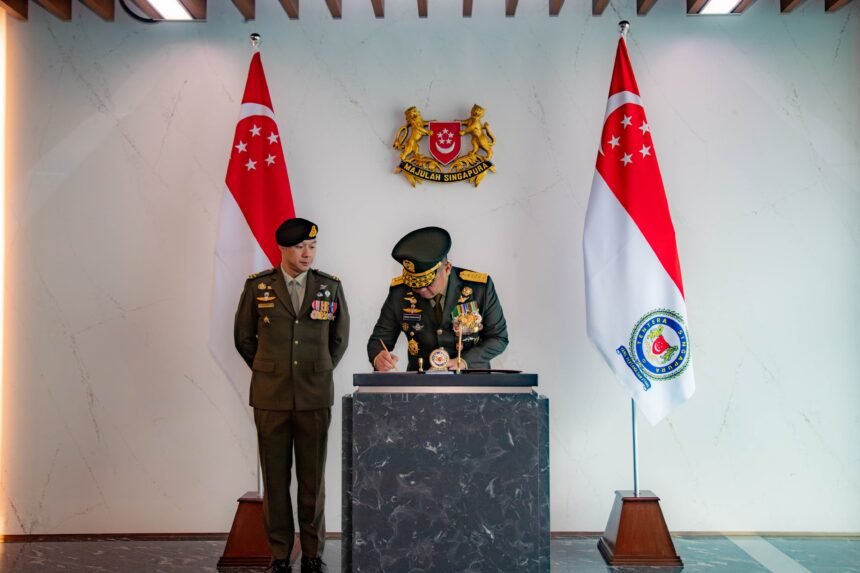 KSAD Jenderal Maruli Dianugerahi Medali Kehormatan Singapura