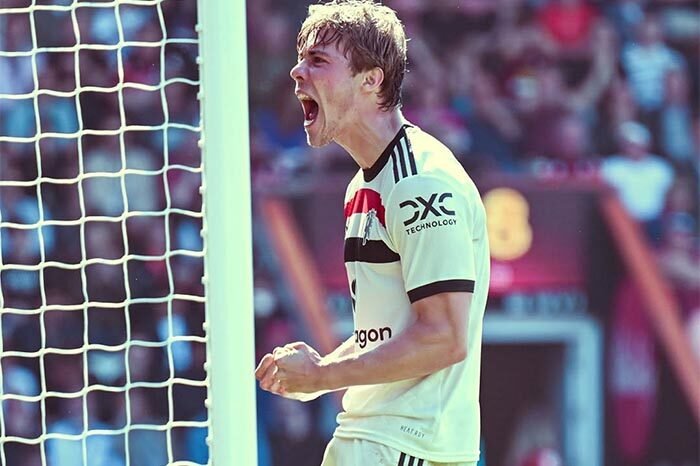 Rasmus Hojlund berhasil mencetak gol penting di menit ke-90+6 untuk membawa Manchester United imbang 1-1 melawan Bournemouth dalam lanjutan Liga Inggris 2024-2025 di Stadion Vitality.