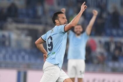 Dua gol dramatis Pedro Rodriguez membantu Lazio menyelamatkan satu poin dari Parma, menjaga asa menuju empat besar Serie A musim ini.