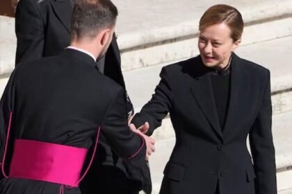 PM Italia Giorgia Meloni, menilai pertemuan Donald Trump dan Volodymyr Zelensky berbicara tentang perdamaian di pemakaman Paus Fransiskus memiliki makna memiliki makna yang sangat besar.