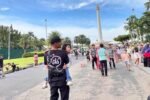 Monas Diserbu Ribuan Wisatawan! H+4 Lebaran 2025 Tetap Ramai hingga Malam Hari