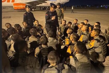 Personel gabungan dari Polri dan TNI bersiap memulai operasi pencarian Iptu Tomi Marbun di sekitar Kali Rawara, Papua Barat.