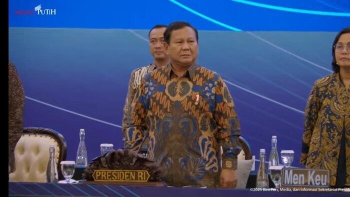 Presiden Prabowo di Sarasehan Ekonomi, Selasa (8/4) (Tangkapan Layar YouTube Sekretariat Presiden)