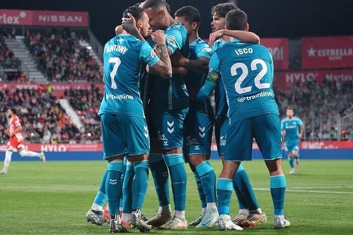 Real Betis sukses mencuri poin penuh di markas Girona pada lanjutan La Liga 2024/2025, menang 3-1.