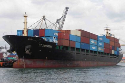 IPC Terminal Petikemas (IPC TPK) anak usaha Pelindo Terminal Petikemas menyambut pelayaran perdana layanan FESCO Intra Asia Service (FIAS) dari FESCO Transportation Group.