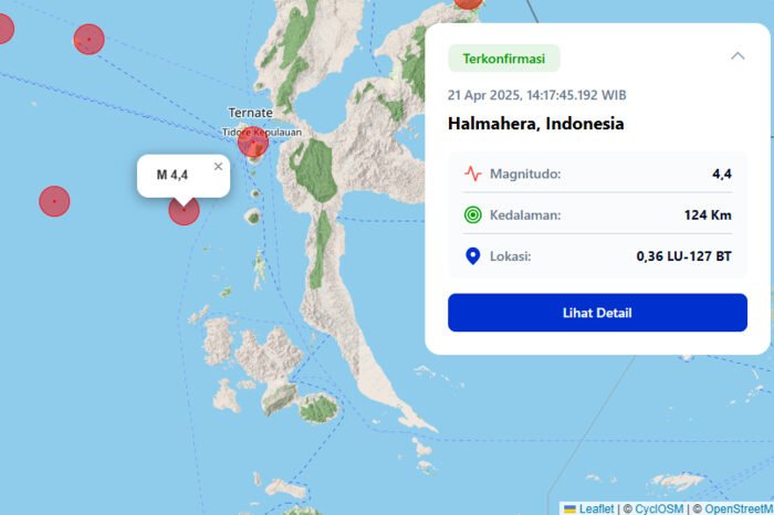 BMKG mencatat gempa berkekuatan M4.4 di Halmahera pada Senin siang, terjadi di kedalaman 124 Km dari permukaan bumi.