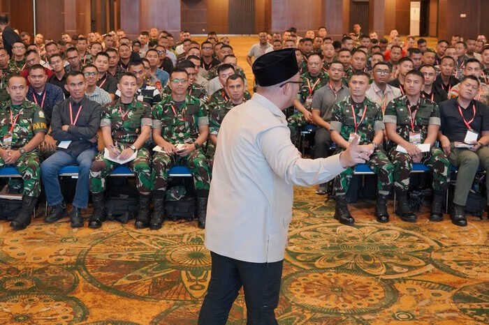 Dahnil Anzar Bekali Perwira Siswa Seskoad: Strategi Komunikasi Efektif Pertahanan dan Militer 2 Dahnil Anzar Simanjuntak bekali Perwira Siswa (Pasis) Seskoad Strategi soal Komunikasi Efektif Pertahanan dan Militer. (Foto: Istimewa)
