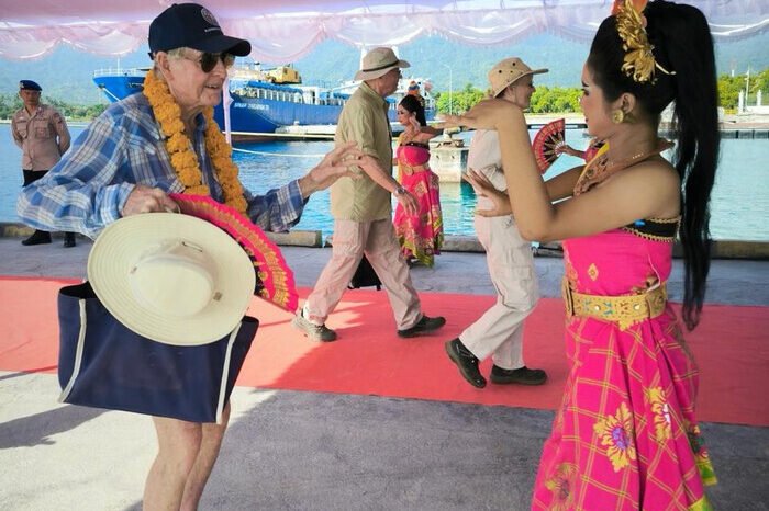 MS Insignia Sandar di Celukan Bawang, Tutup Rekor Sejarah Cruise Tourism di Bali Utara 2 MS Insignia Sandar di Celukan Bawang, Tutup Rekor Sejarah Cruise Tourism di Bali Utara