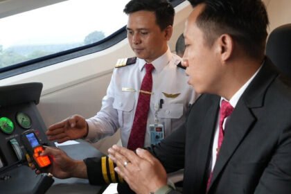 Masinis Whoosh 100% WNI mulai 10 April 2025, bukti Indonesia siap pacu kemandirian transportasi modern.