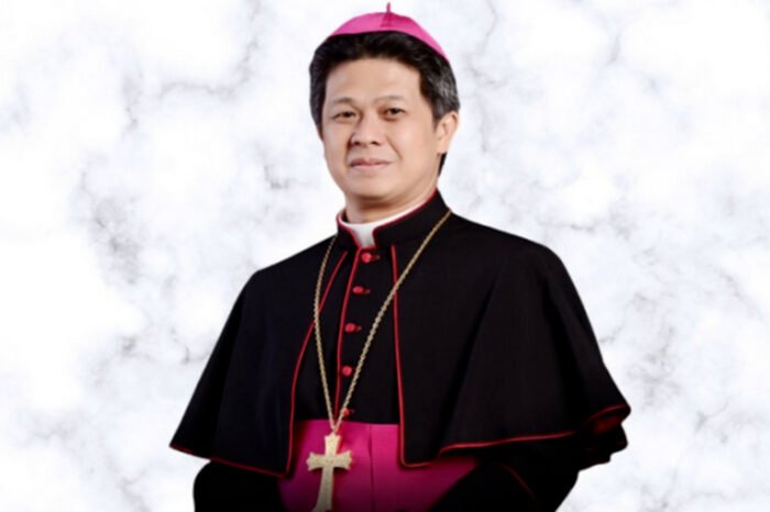 Uskup Antonius Subianto berangkat ke Roma, wakili Indonesia dalam prosesi pemakaman Paus Fransiskus.