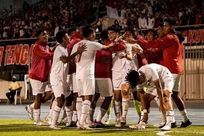 Garuda Muda mengamuk di fase grup! Timnas U17 Indonesia tak terkalahkan dan juara Grup C, melaju ke perempat final Piala Asia U17 2025 dan pastikan tiket ke Piala Dunia U17 Qatar. (Foto: PSSI)