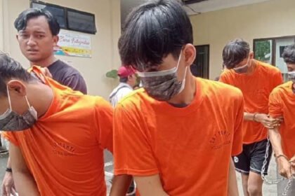 empat anggota komplotan