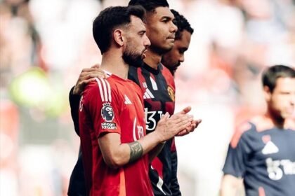 Manchester United kembali gagal menang di kandang sendiri setelah dikalahkan West Ham 0-2 di pekan ke-36 Liga Inggris 2024/2025.