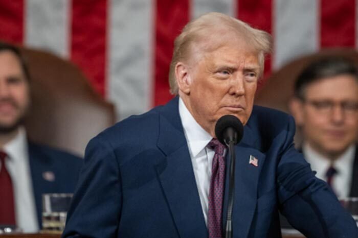 Donald Trump menyampaikan ucapan selamat atas terpilihnya Paus Leo XIV, menandai sejarah baru Gereja Katolik dengan paus pertama dari Amerika Serikat.