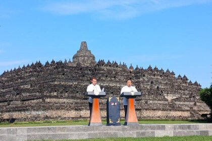 Presiden Prancis, Macron dan Presiden Prabowo di Candi Borobodur (Dok. Istimewa)